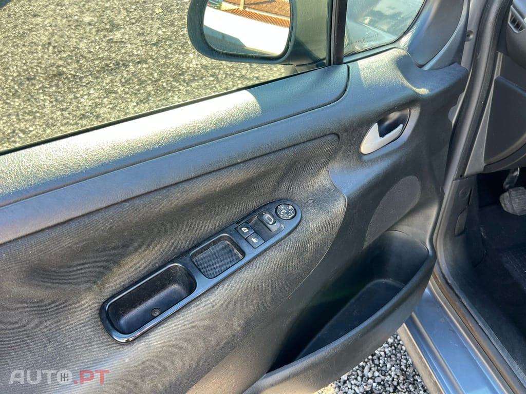 Peugeot 207 1.4 16V Active