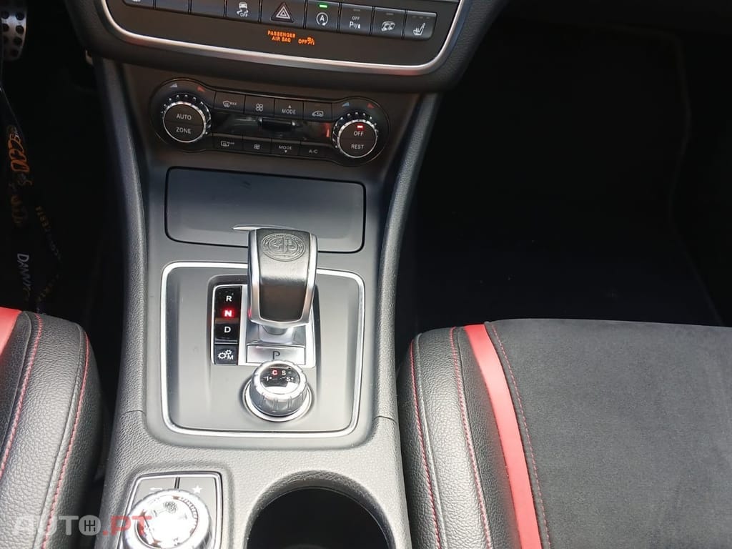 Mercedes-Benz CLA 45 AMG Performance