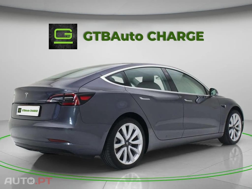 Tesla Model 3  Standard RWD Plus  AUTOPILOT
