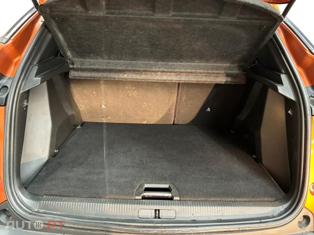 Peugeot 2008 1.5 BlueHDi Allure Pack