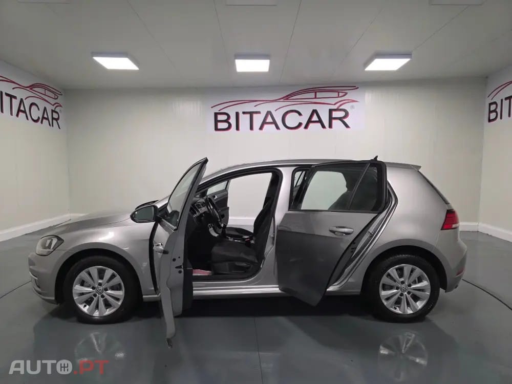 Volkswagen Golf 1.6 TDI CONFORTLINE