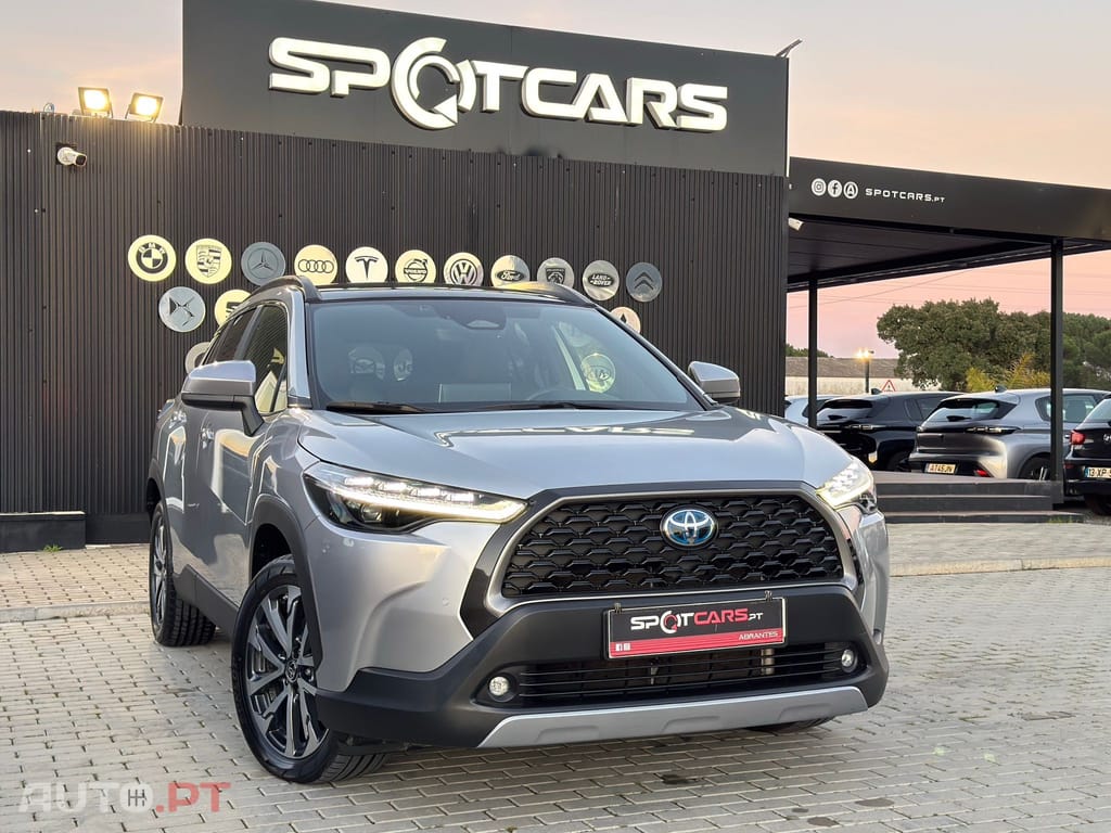 Toyota Corolla Cross 2.0 Hybrid Luxury