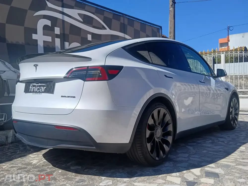 Tesla Model Y Performance Dual Motor AWD