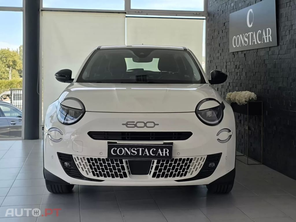 Fiat 600e 54 kWh (RED)