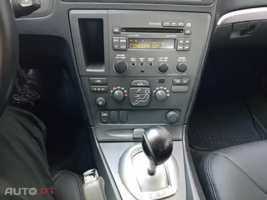 Volvo S60 2.4D  163CV CX VEL manual  Nacional