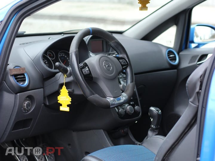 Opel Corsa 1.6 Turbo OPC