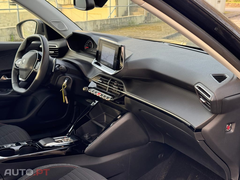 Peugeot 2008 1.2 PureTech Allure Pack EAT8