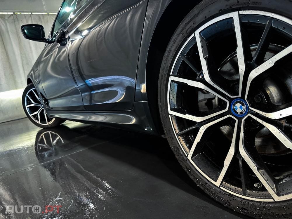 BMW 530 e Pack Desportivo M