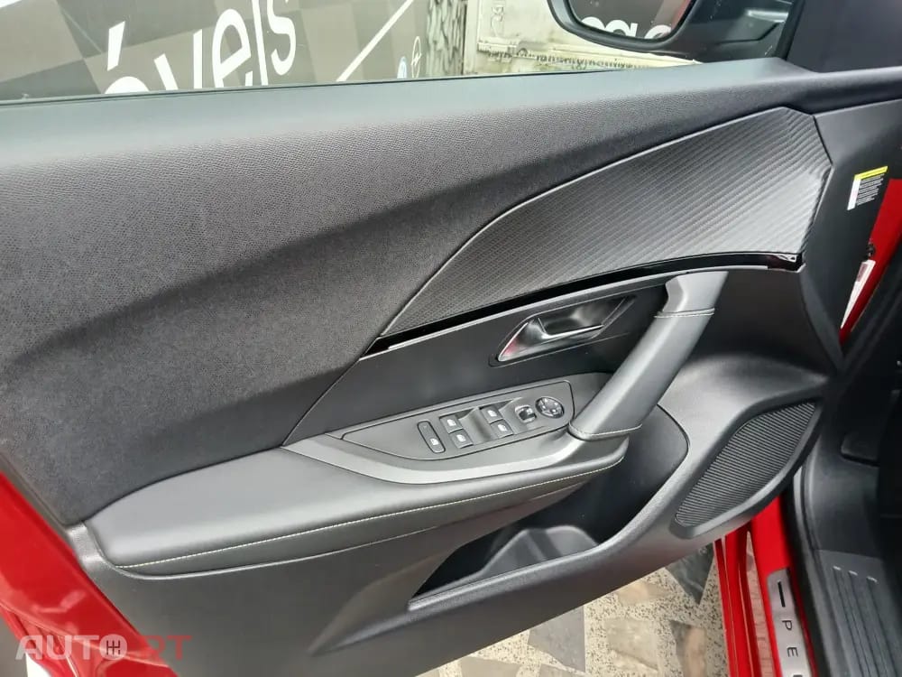 Peugeot E-2008 GT