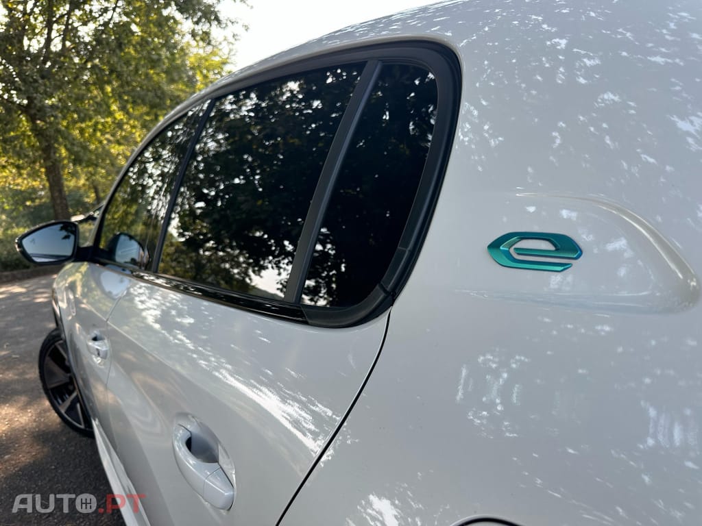 Peugeot E-208 50 kWh GT Pack