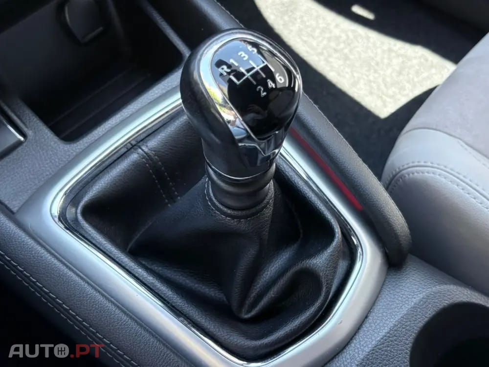Nissan Qashqai 1.5 dCi Tekna Premium 17 Alcantara