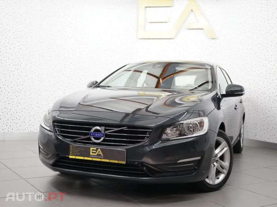 Volvo V60 2.4 D6 Momentum AWD Phev
