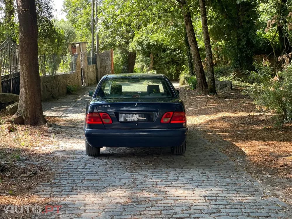 Mercedes-Benz E 300 TD Classic