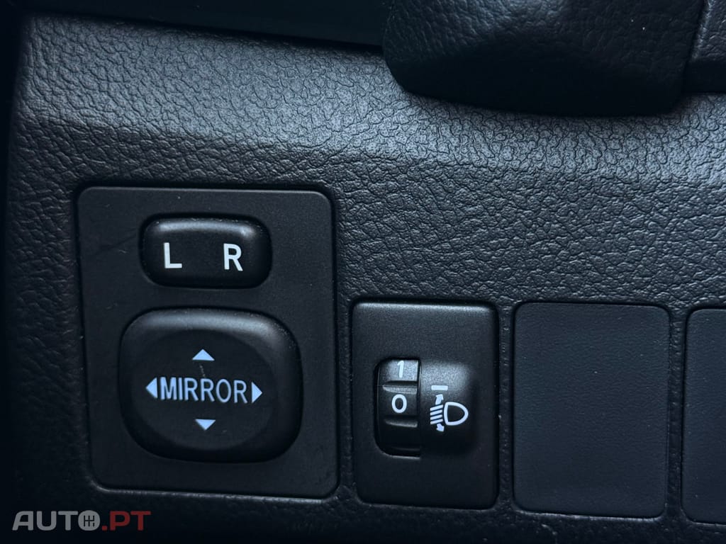 Toyota Auris Outro