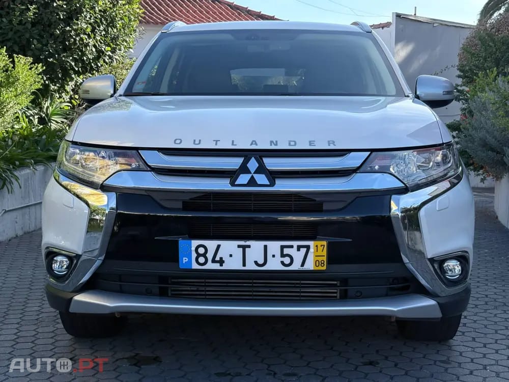 Mitsubishi Outlander 2.2 DI-D Instyle Navi
