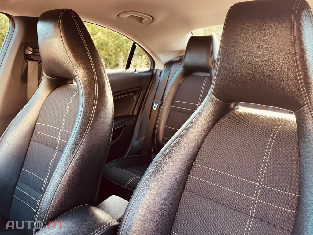 Mercedes-Benz CLA 220 CDi Urban Aut.111g