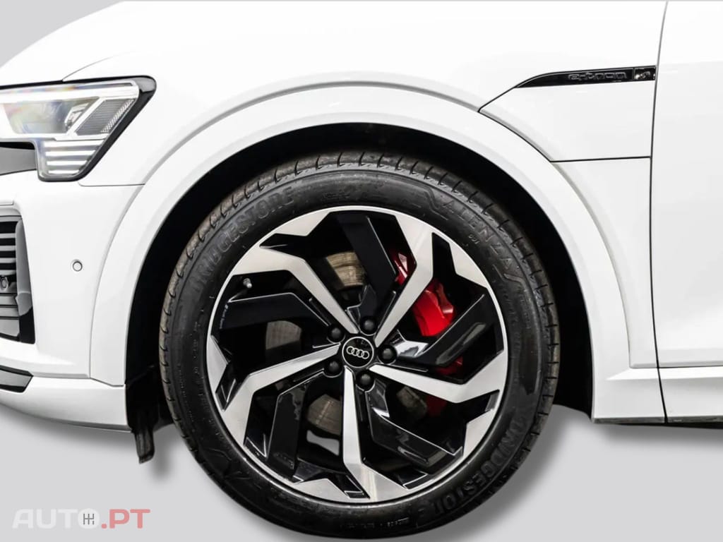 Audi Q8 E-Tron 55 S LINE BLACK I.V.A DEDUTIVEL 