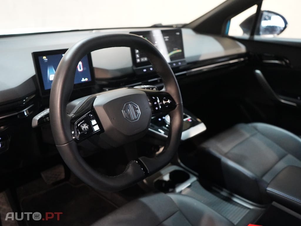 MG MG4 64 kWh Luxury