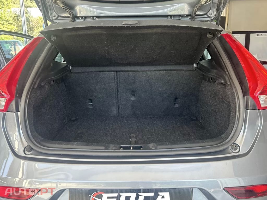 Volvo V40 1.6 D2 Momentum Eco