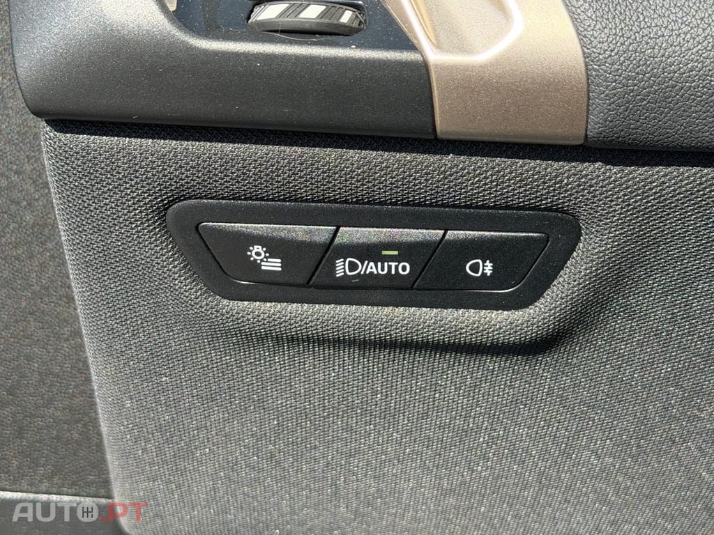 BMW iX xDrive 50 Pack Desportivo