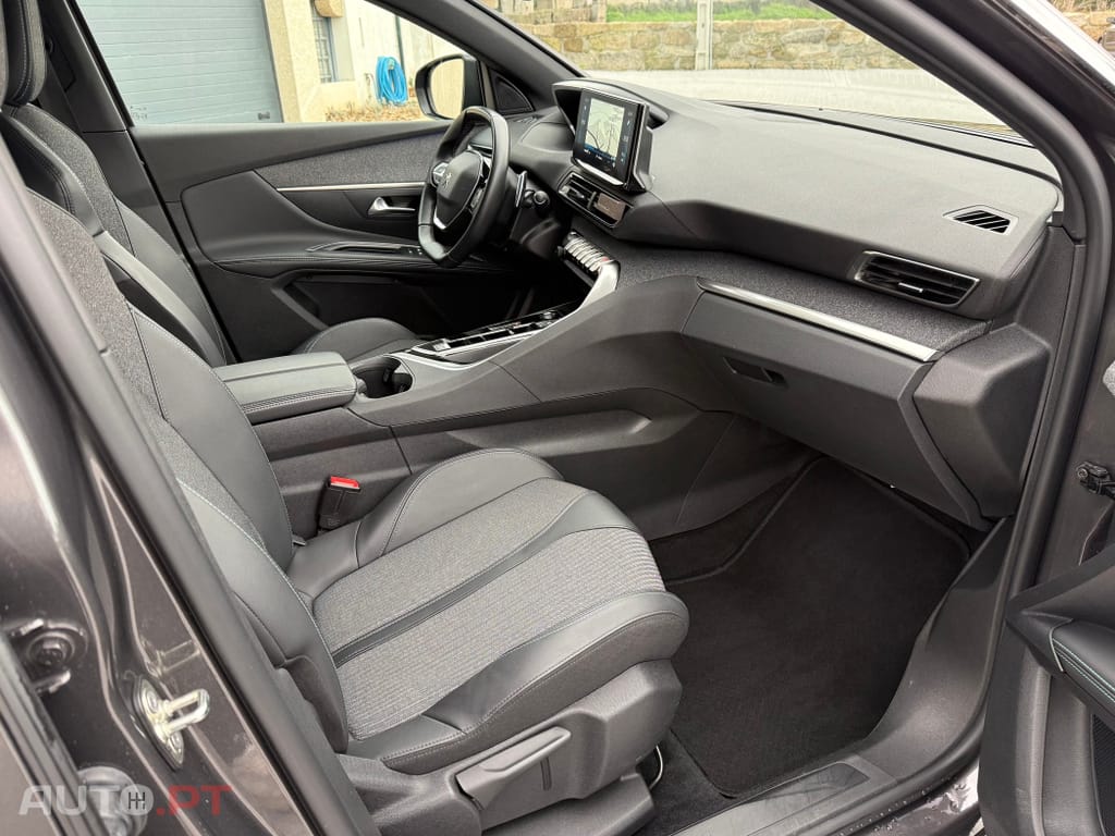 Peugeot 5008 1.5 BlueHDi Allure EAT8