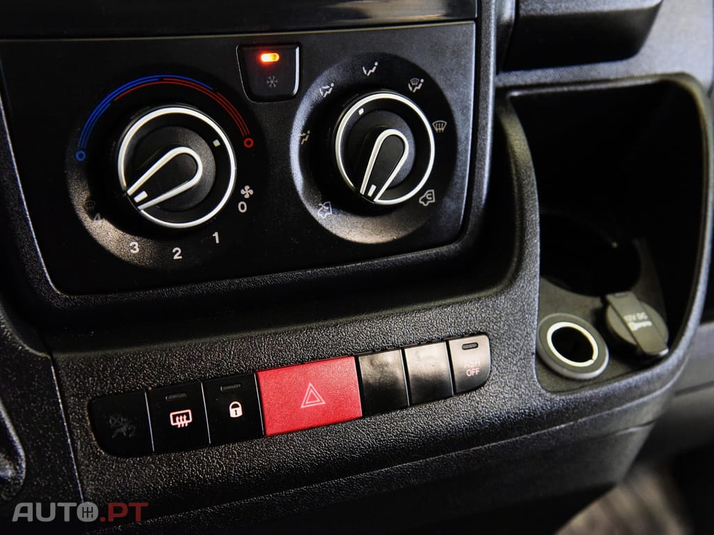 Peugeot Boxer 2.0 BlueHDi 335 L3H2 Pro