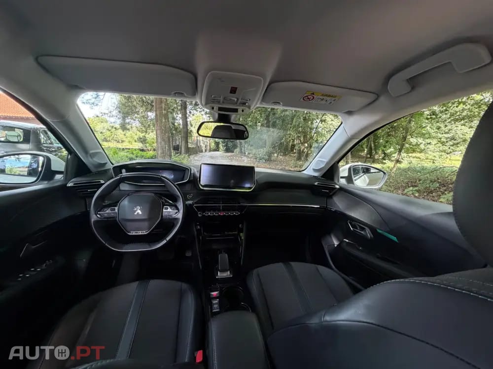 Peugeot E-208 50 kWh Allure Pack