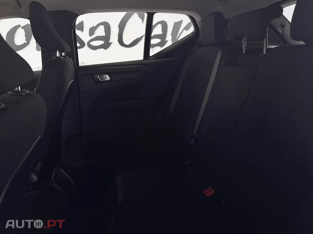 Volvo XC40 1.5 T2 Momentum Plus
