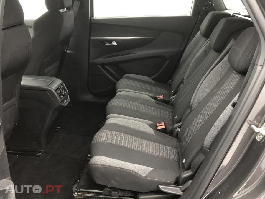 Peugeot 5008 PureTech 130 EAT8 Stop & Start Active Pack