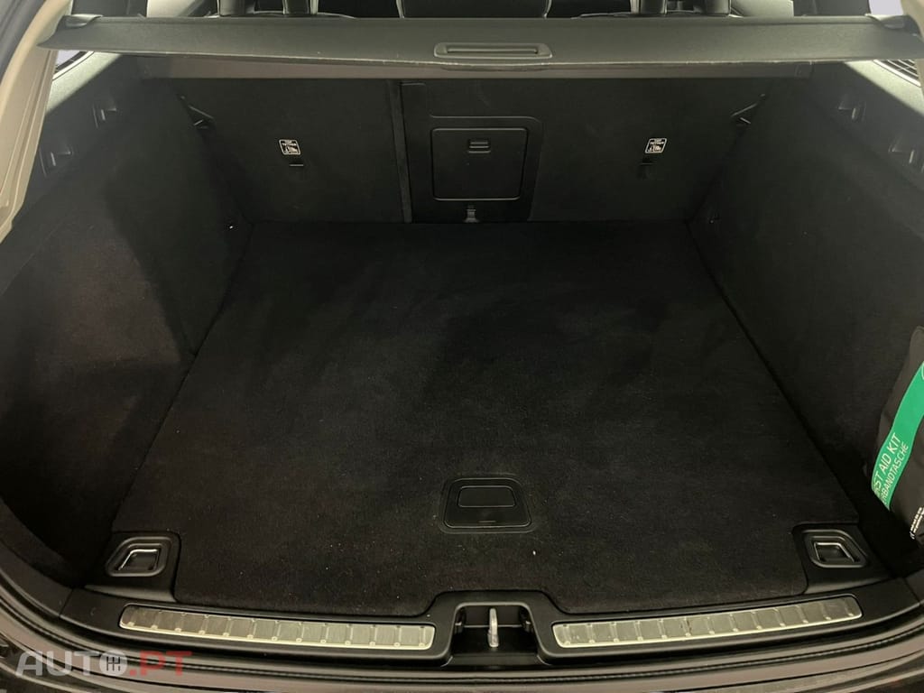 Volvo V60 2.0 B4 MOMENTUM CORE GEARTRONIC 5D I.V.A DEDUTIVEL