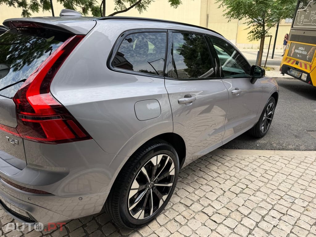 Volvo XC60 2.0 T6 PHEV Plus Bright AWD