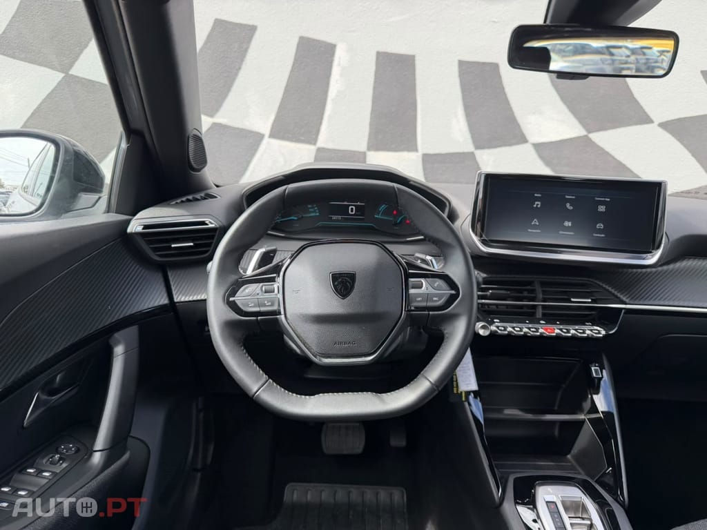 Peugeot 2008 1.2 Hybrid Style e-DCS6
