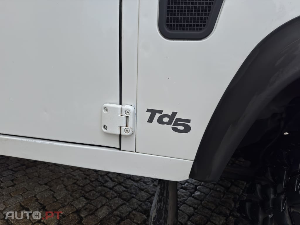 Land Rover Defender 90 2.5 TD5 Metal Top