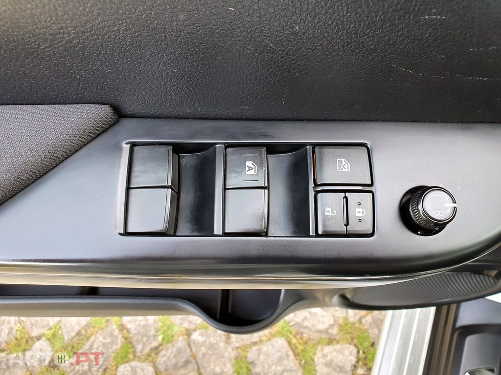 Toyota Hilux 2.4 D-4D 4WD CD CM