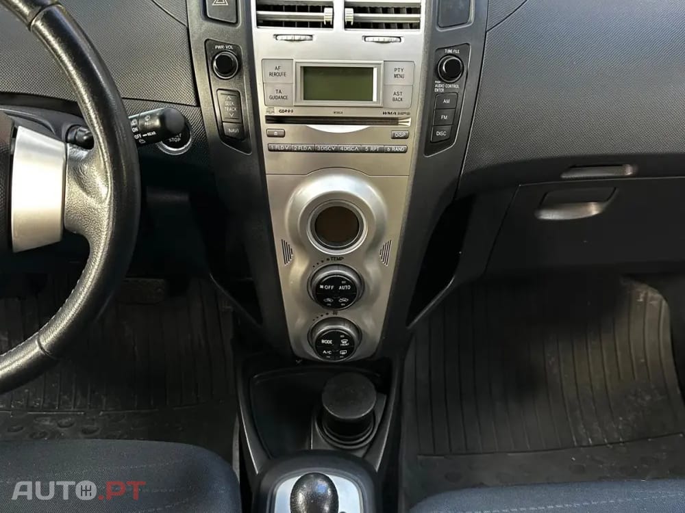 Toyota Yaris 1.0 VVT-i High Pack MM