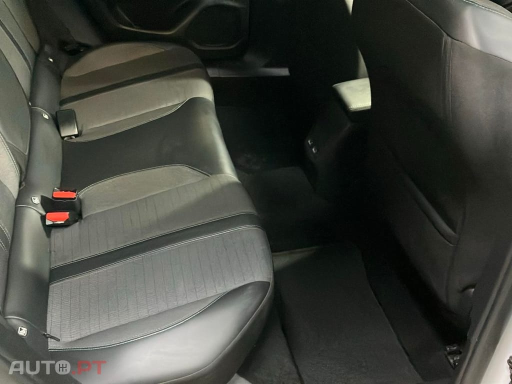 Peugeot 2008 BlueHDi 110 Allure Pack