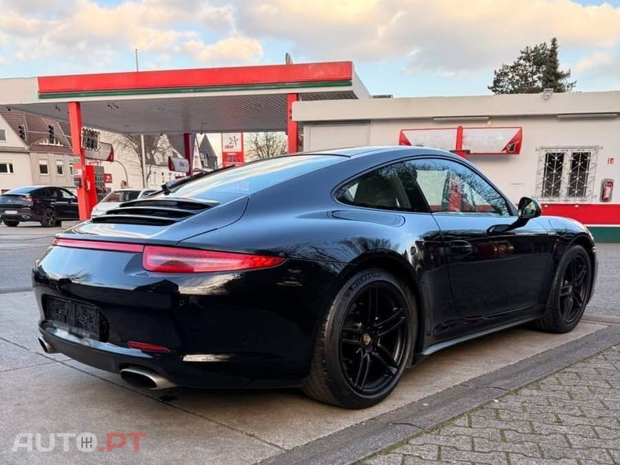 Porsche 911 Carrera 4