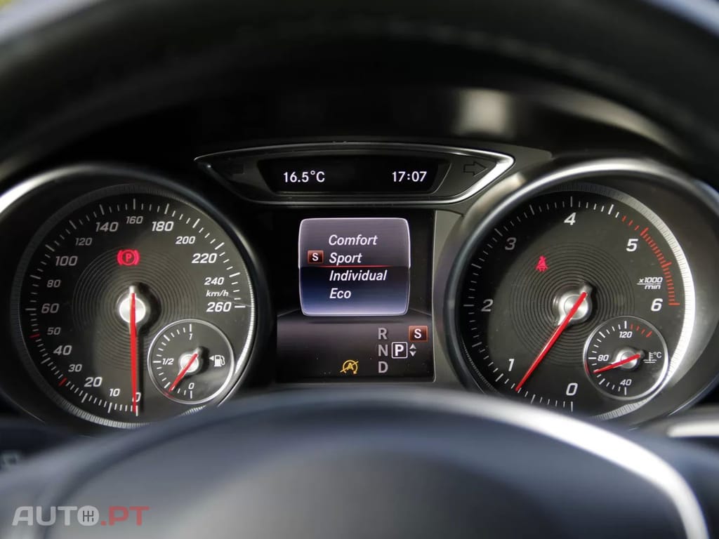 Mercedes-Benz CLA 200 d Shooting Brake AMG Line Aut.