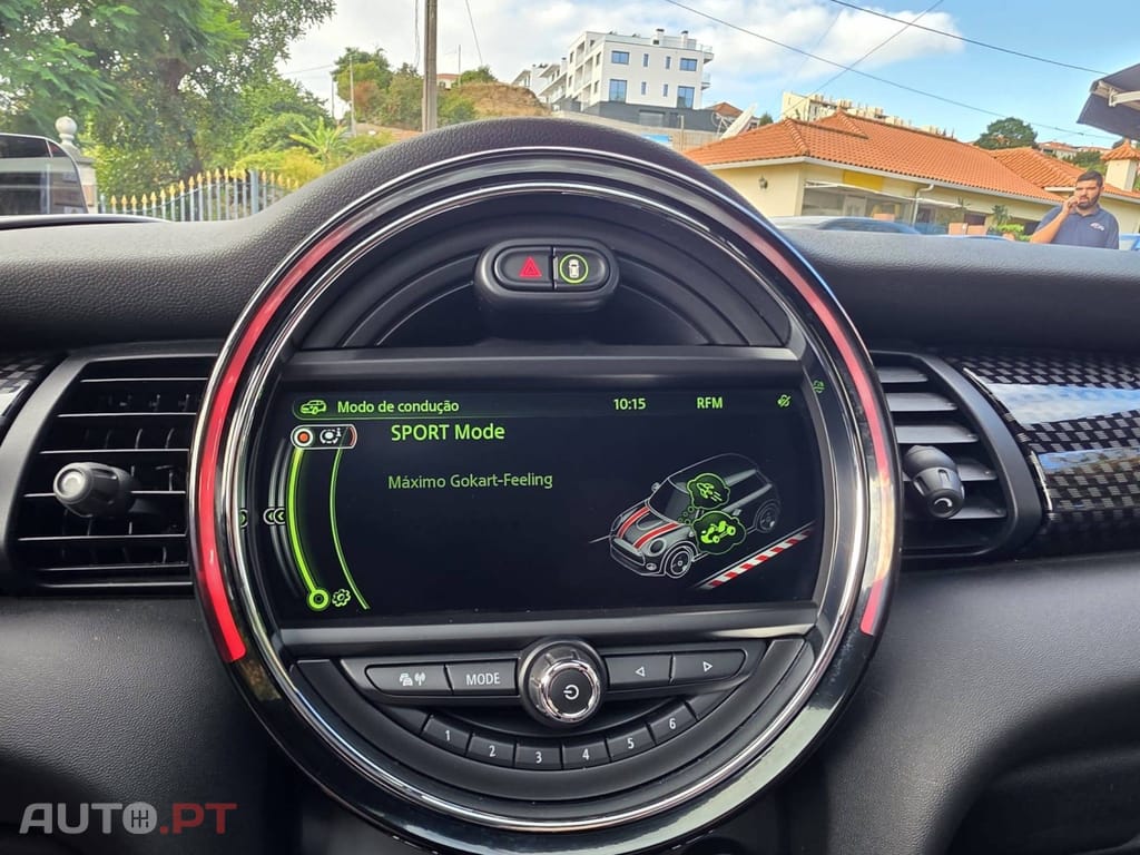 MINI Cooper John Cooper Works Auto Desportiva