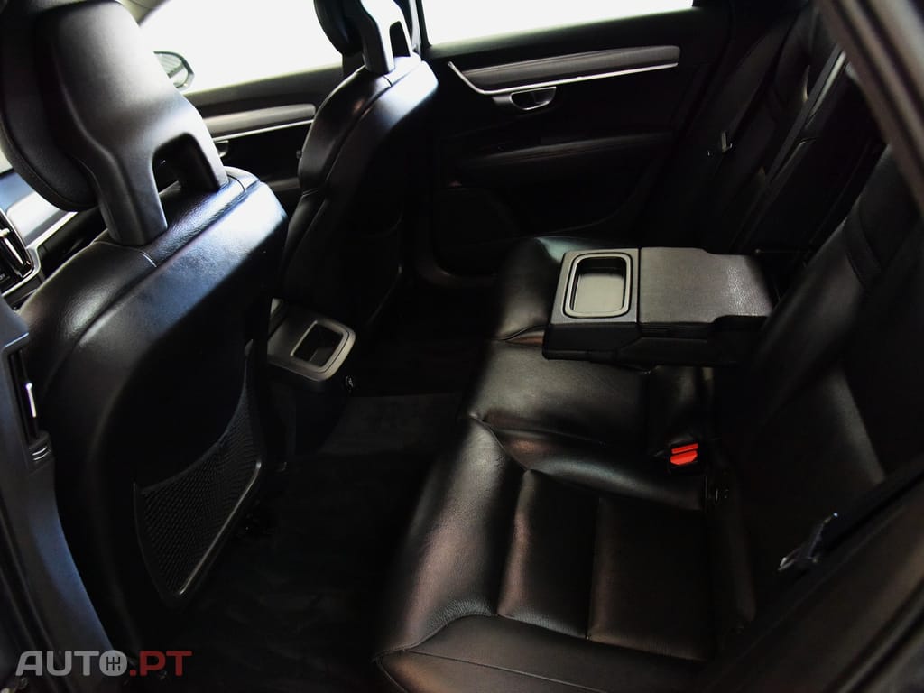 Volvo V90 2.0 D4 Momentum Geartronic