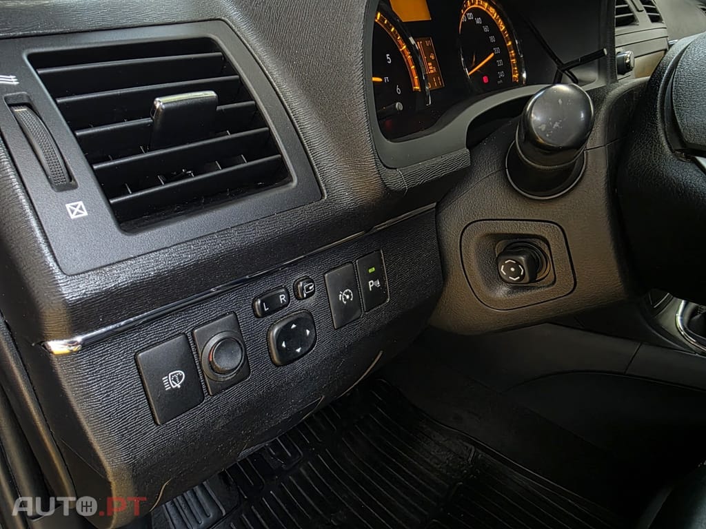 Toyota Avensis 2.0 D-4D Exclusive +Pele+GPS