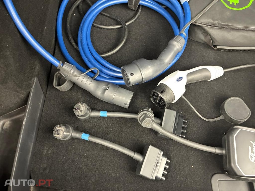 Ford Mustang Mach-E Standard Range Premium AWD