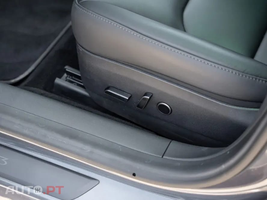 Tesla Model 3 Standard Range Plus RWD