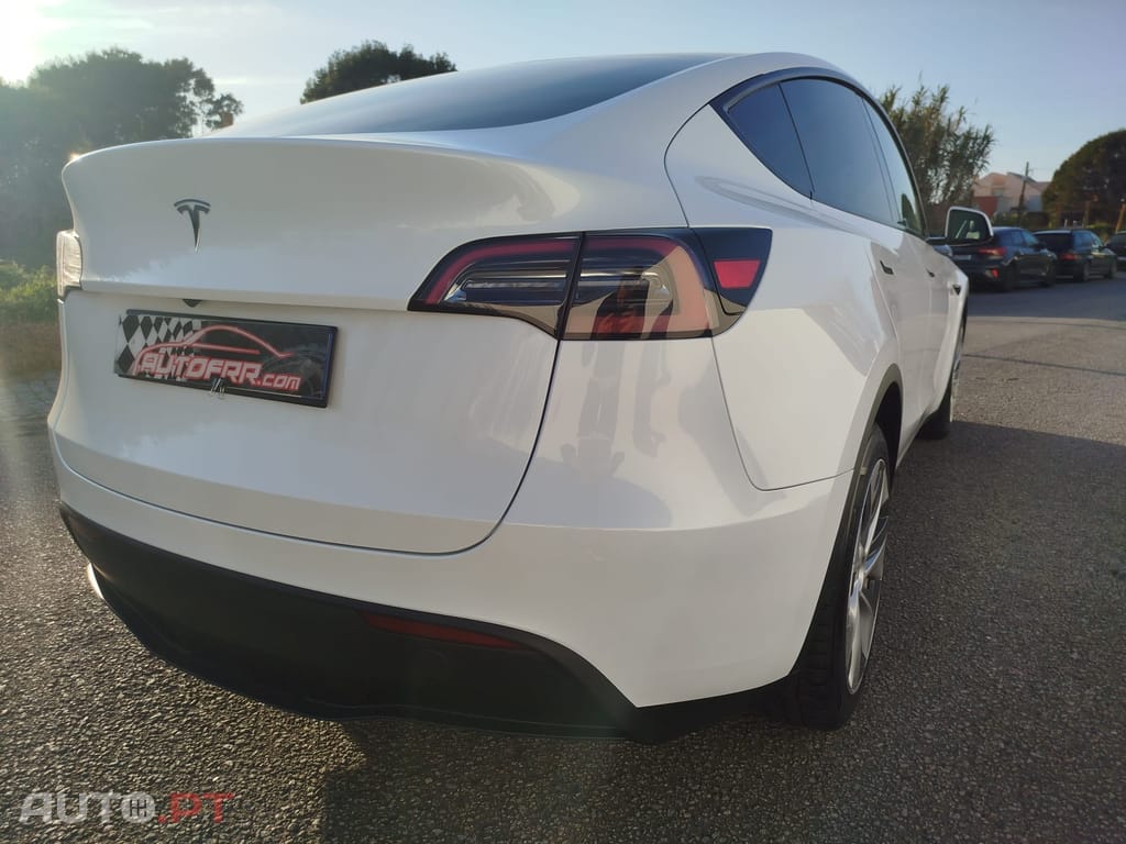 Tesla Model Y RWD
