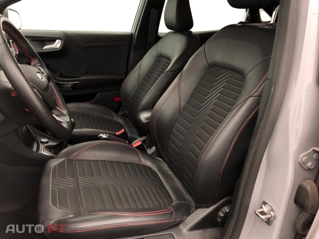 Ford Puma 1.0 EcoBoost mHEV ST-Line