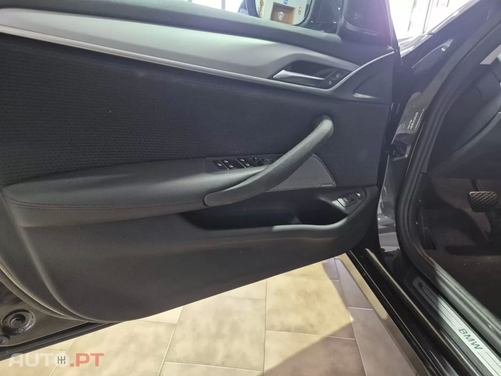 BMW 530 e xDrive Pack Desportivo M