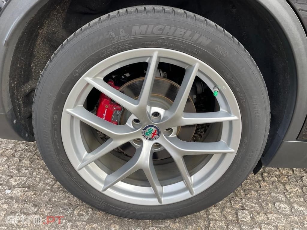 Alfa Romeo Stelvio 2.0 Turbo 16V AT8-Q4 First Edition