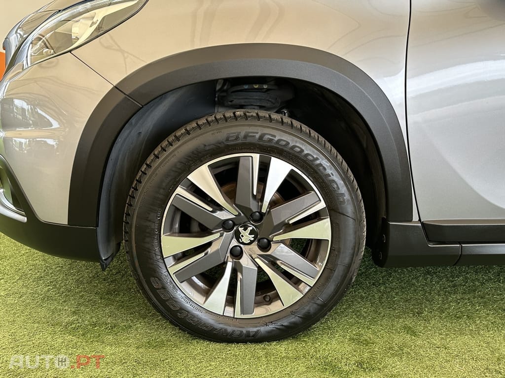 Peugeot 2008 1.2 PureTech Allure