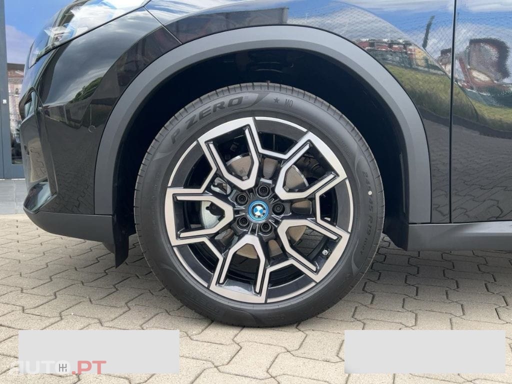 BMW iX2 eDrive20