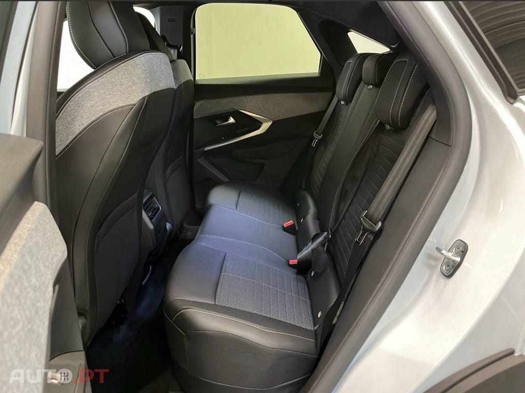 Peugeot 3008 1.2 Hybrid Allure e-DCS6